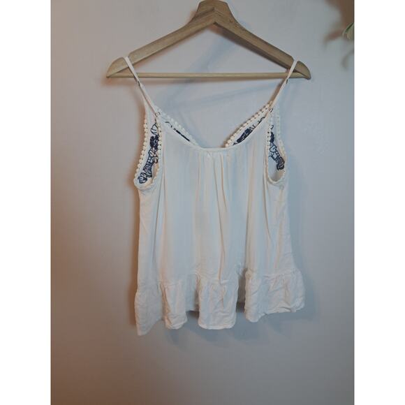Love on a Hanger Blue & White Embroidered Boho Beachy Stappy Top Sz M - Picture 3 of 7